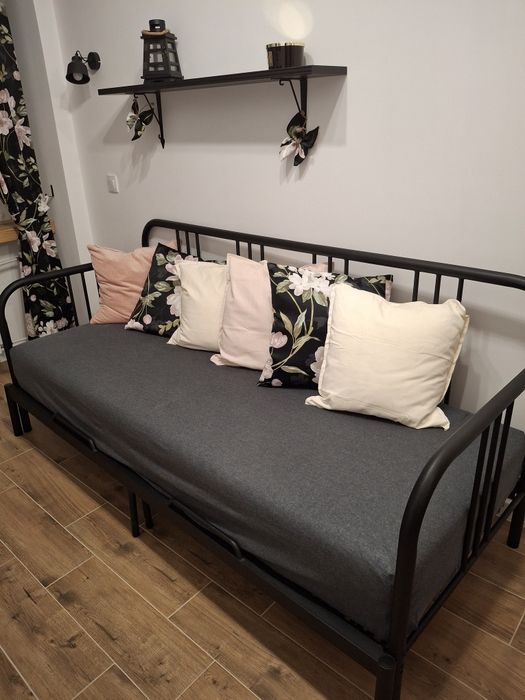 Łóżko ikea fyresdal z materacami