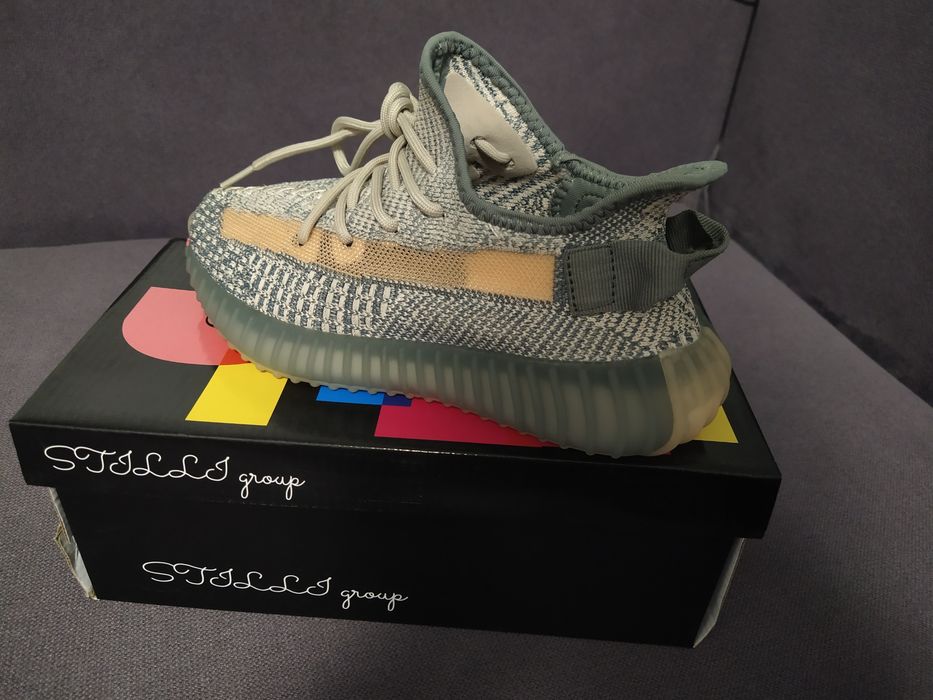 Кросівки жіночі, дитячі