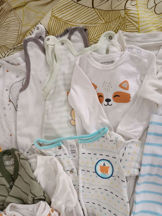 Віддам за шоколадку речі 0-3 міс