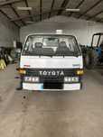 Vende-se Toyota Dyna 150 – Um Clássico de Trabalho com História
