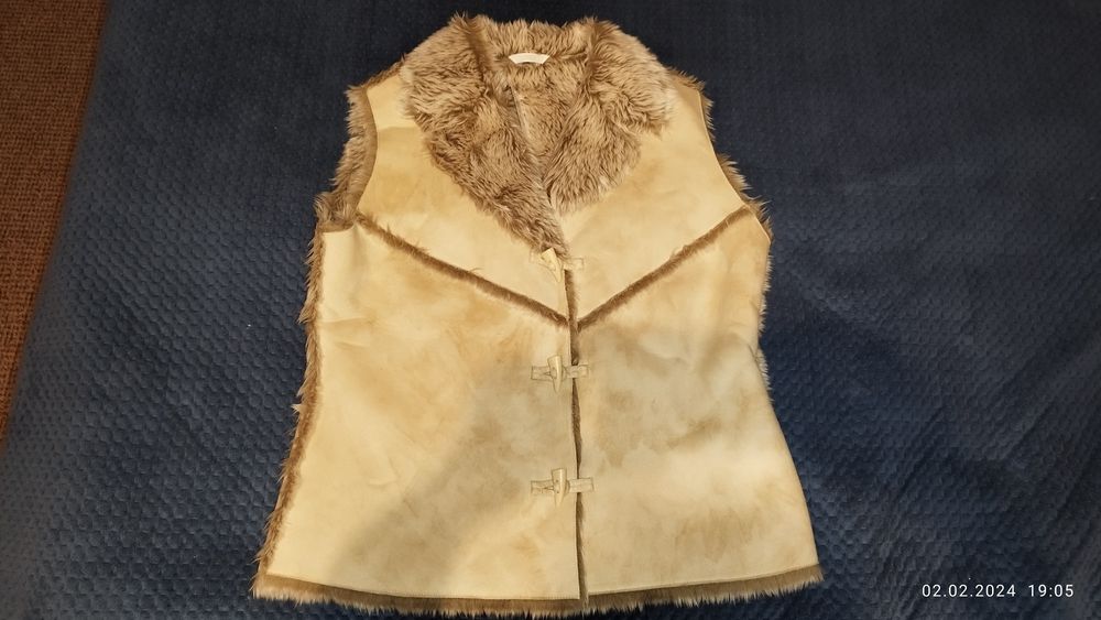 Kamizelka ze sztucznym futrem