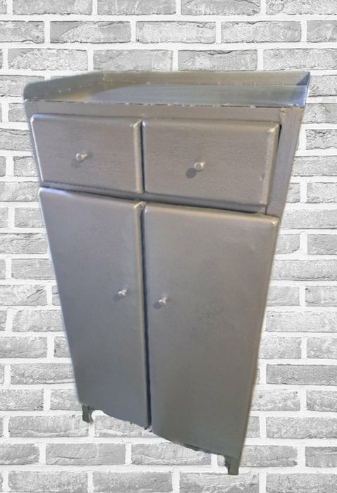 Металлический инструментальный шкаф, для инструмента 1200*605*402