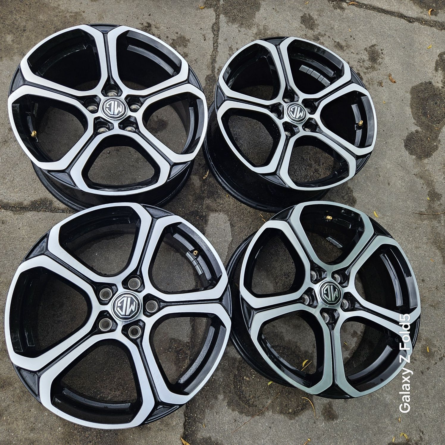 Nowe Alufelgi 17 MG HS MG EHS ET38 5x112 TPMS Oryginalne