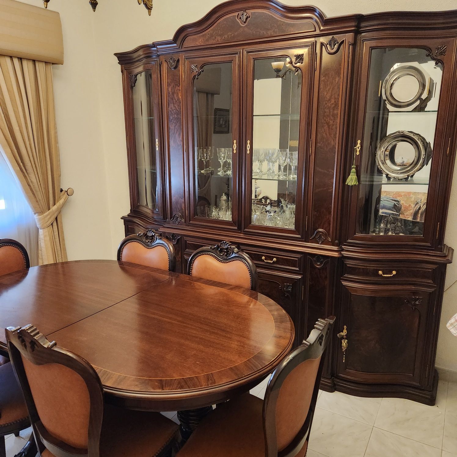 Movel sala com mesa e cadeiras