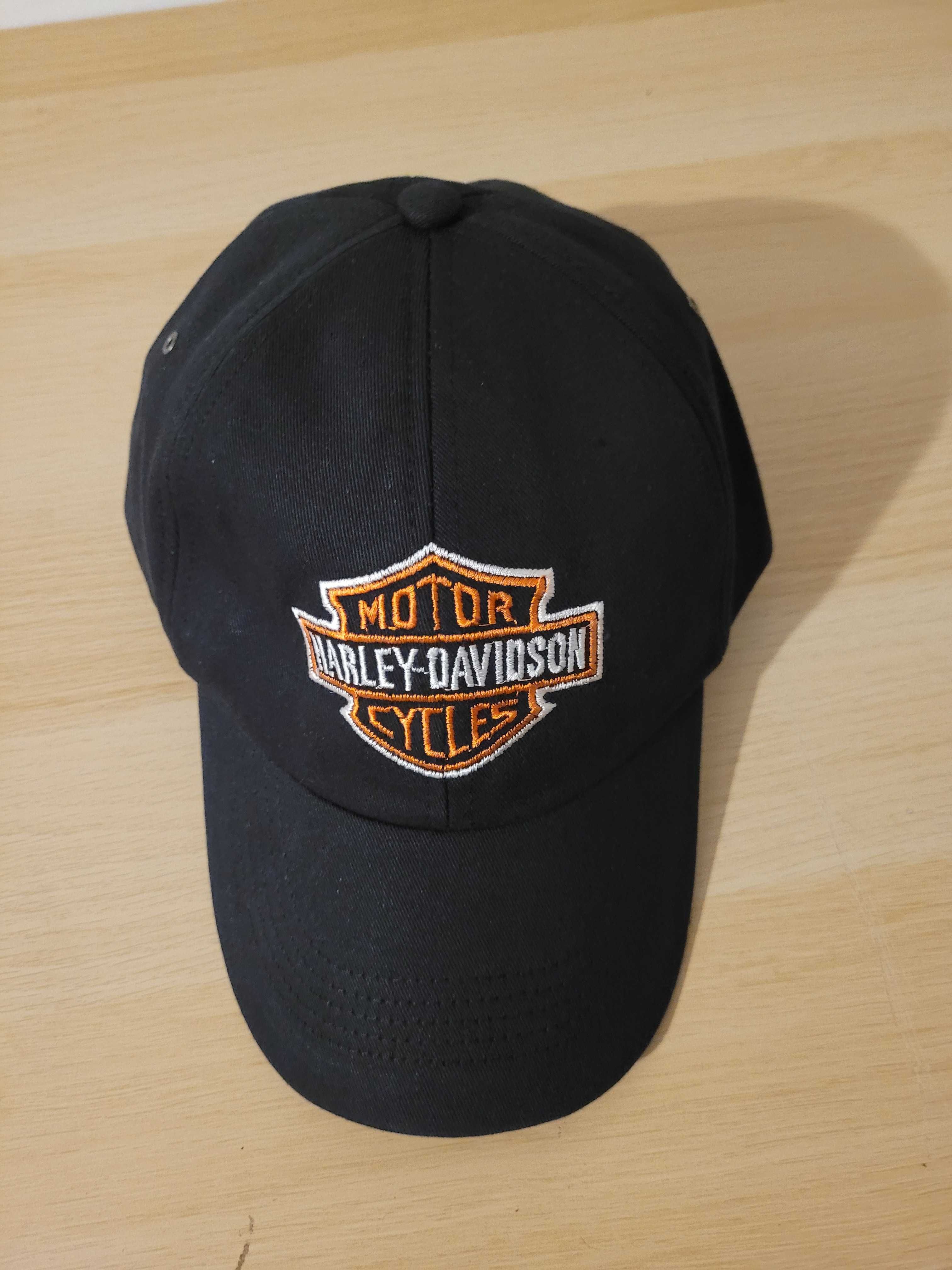 Czarna czapka z daszkiem harley davidson