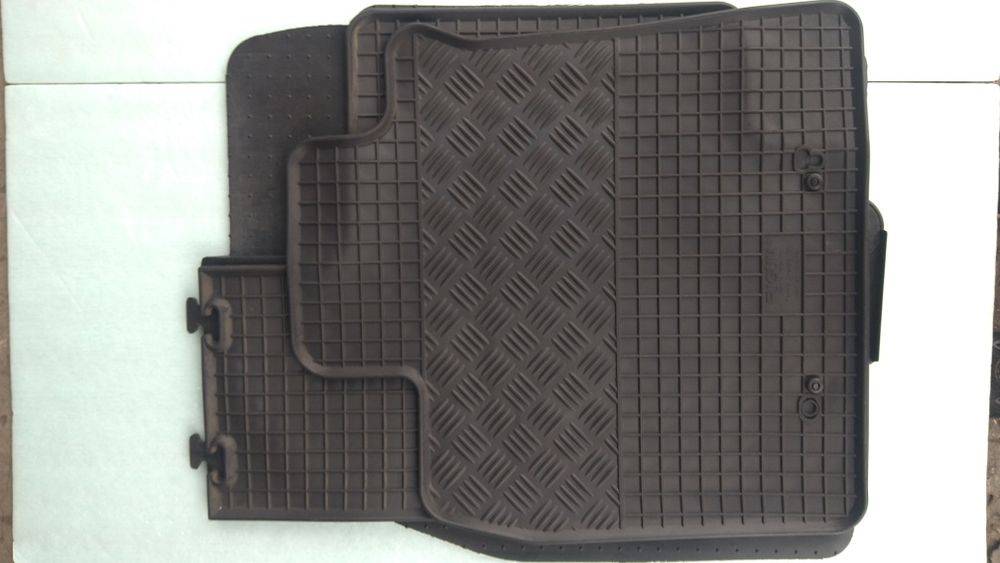 Килимки Toyota Avensis T-27 2009-2018