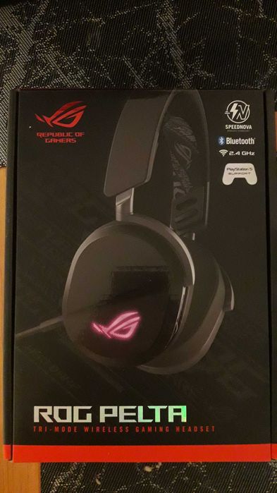 Продам новi навушники Asus Rog Pelta та 2 комплекти запасних накладок