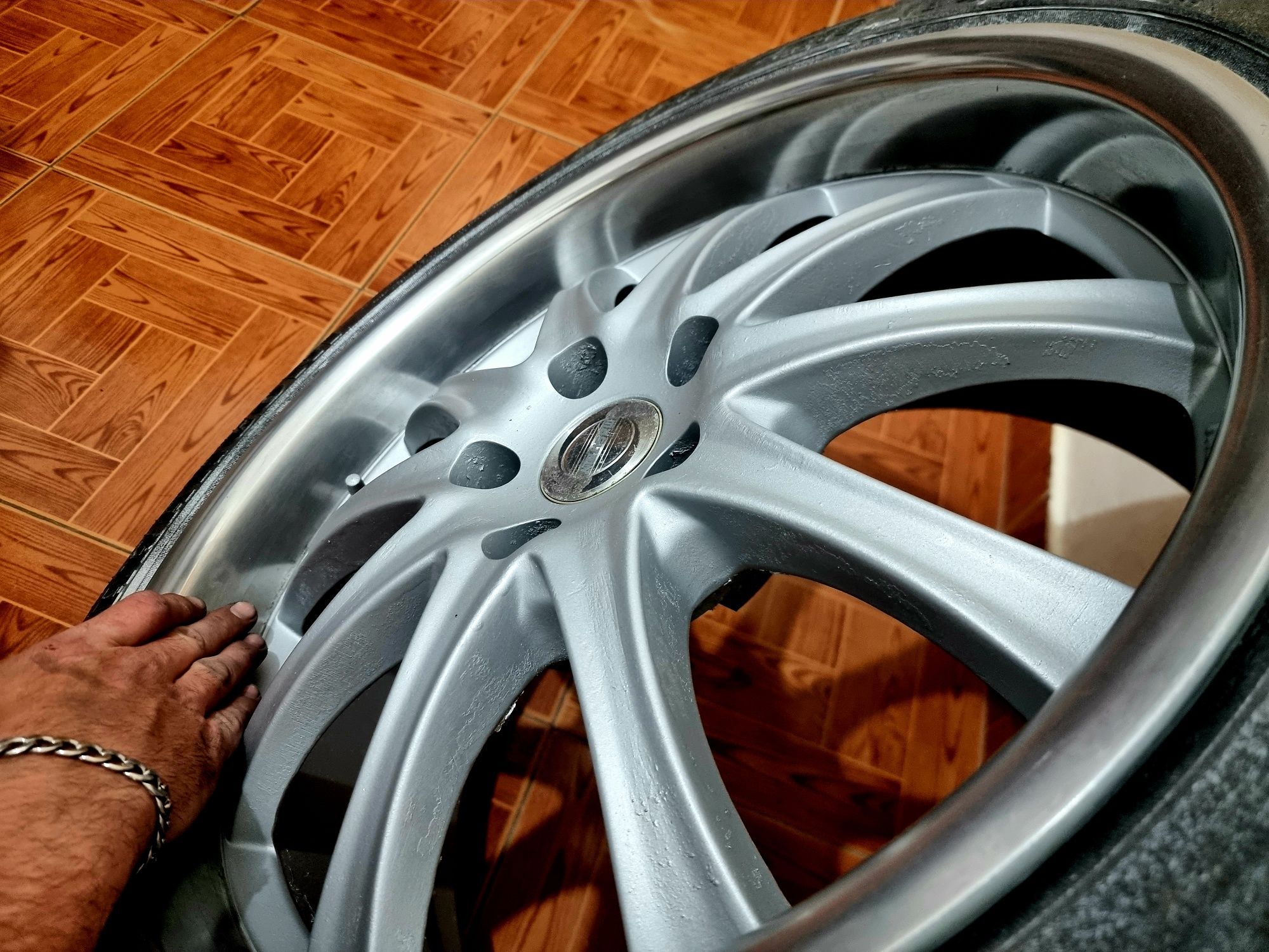 Vendo ou troco jantes massitaly 18', 5x112.