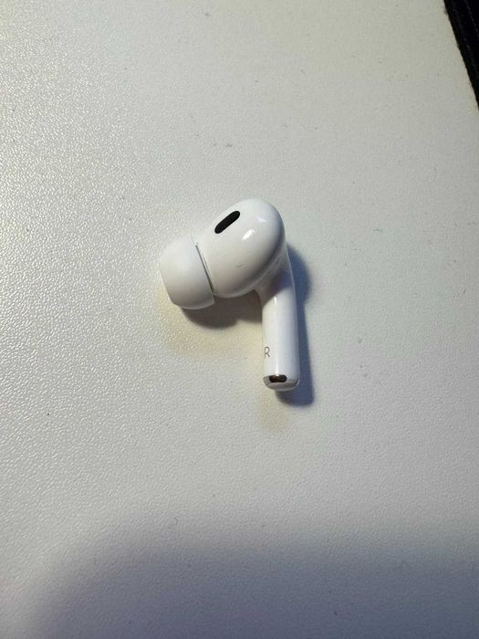 Оригінали в магазині Airpods Pro 2 правий А3047, лівий А2699 та кейс