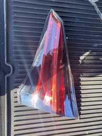 Фонарь в крышку багажника левый toyota rav4 2017 LED с дефектом