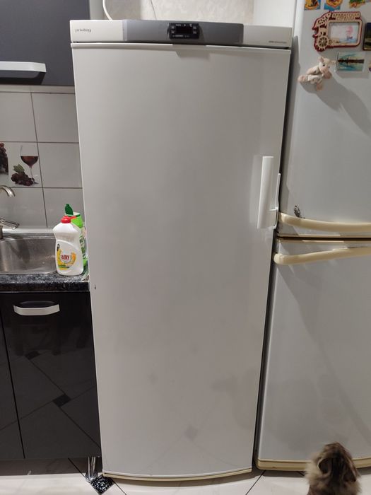 Продам б/у холодильник та морозильну камеру
