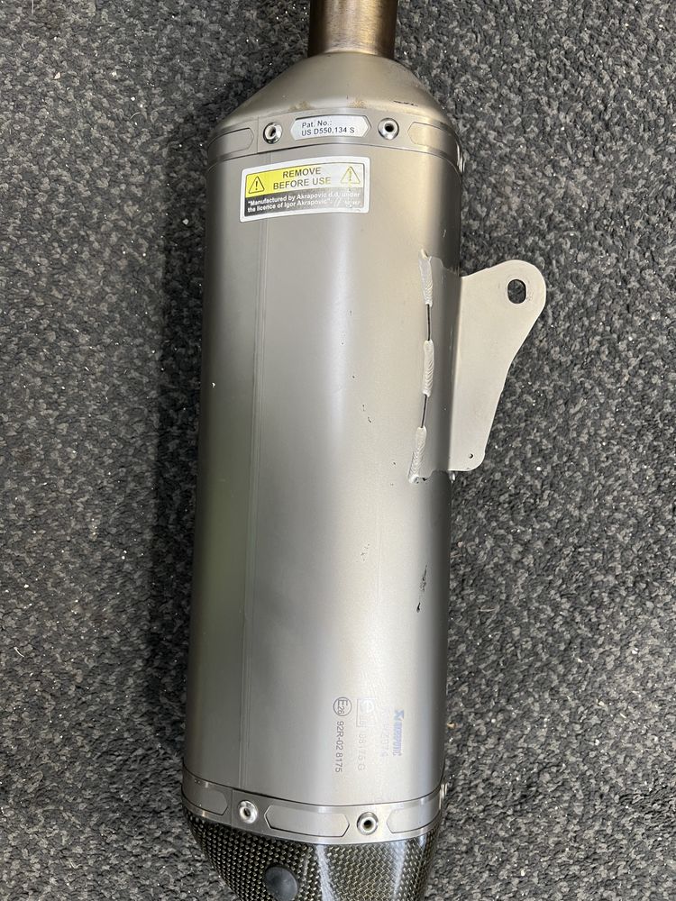 Escape moto yamaha MT125 akrapovic
