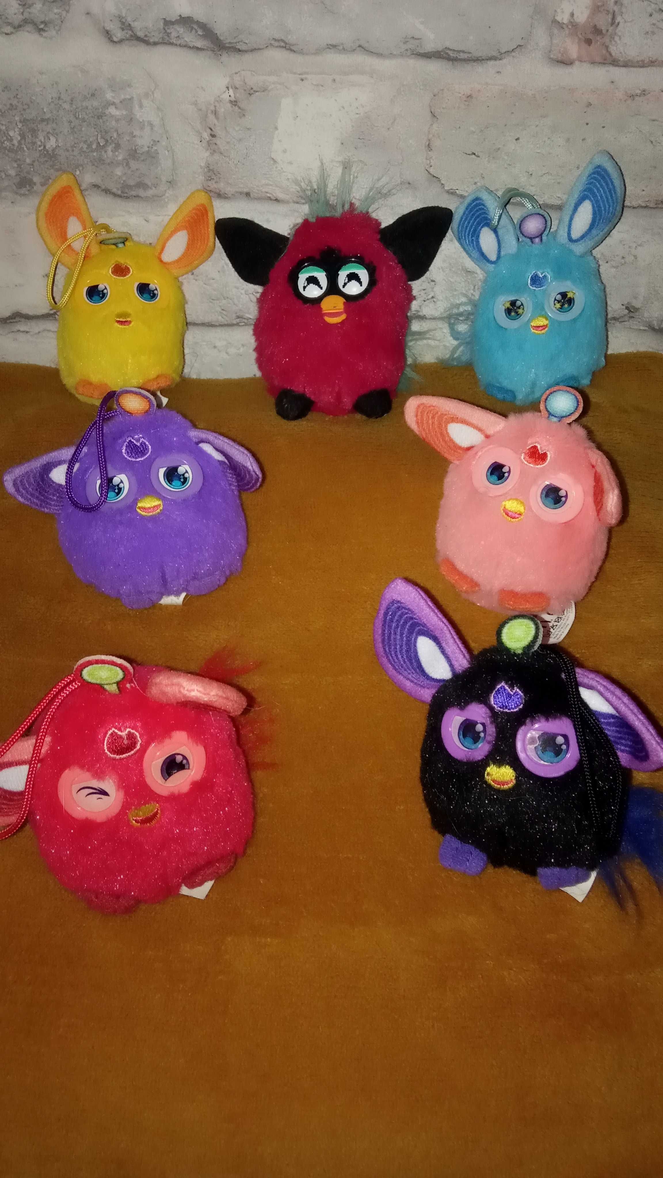 Zestaw 7 dużych zawieszek maskotek Furby miękkie plastikowe oczy