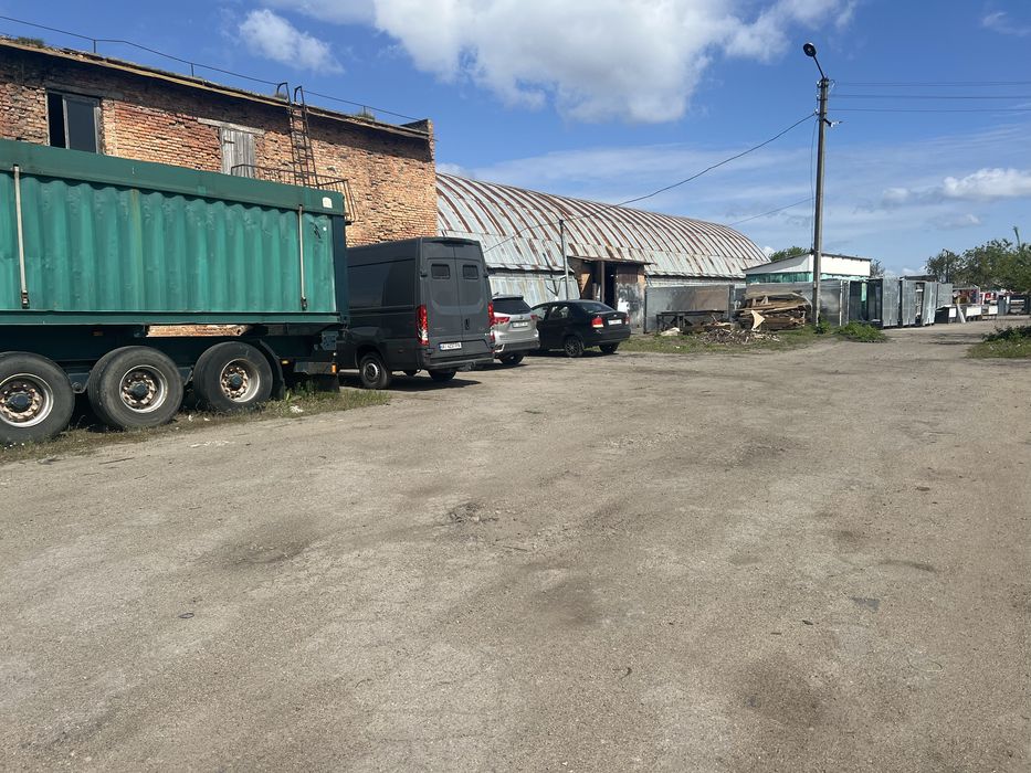 Продам комерційні приміщення з ділянкою 4 Га, без комісї