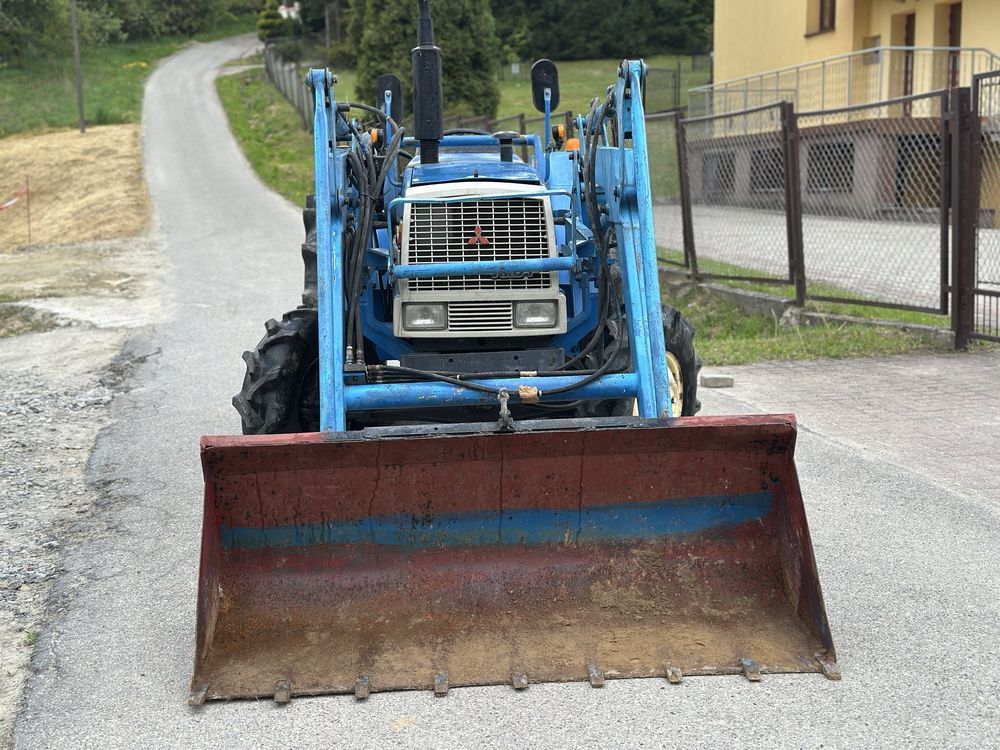 Mitsubishi MT2801 + ładowacz tur samopoziomujący 28km 4x4 Rewers wspom