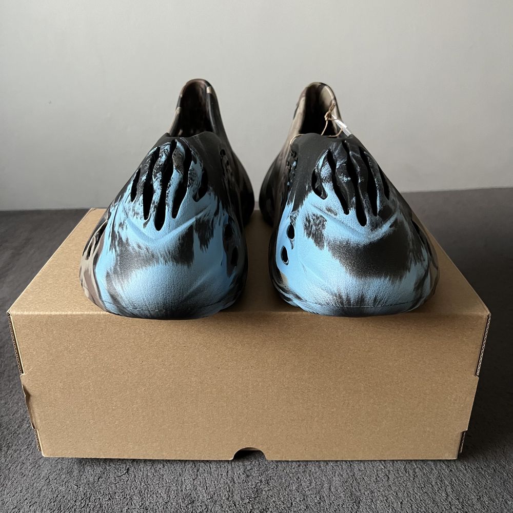 Yeezy Foam RNR MX Cinder - rozmiar 42 i 43-46
