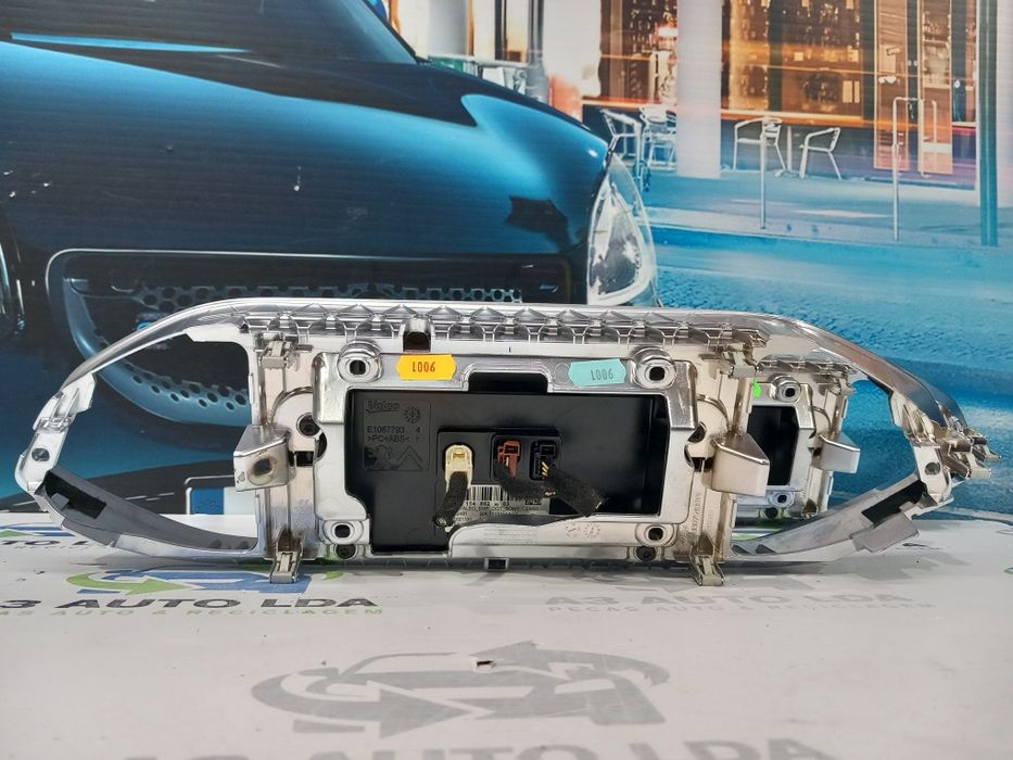 Display GPS ecrã tablier Peugeot 308