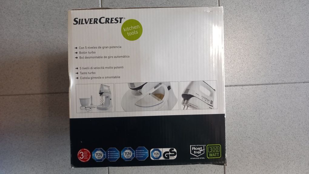 Batedeira SilverCrest com taça rotativa – nova e selada