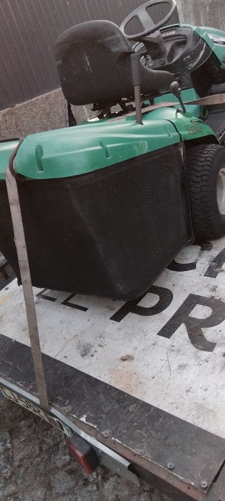 Tractor corta relva