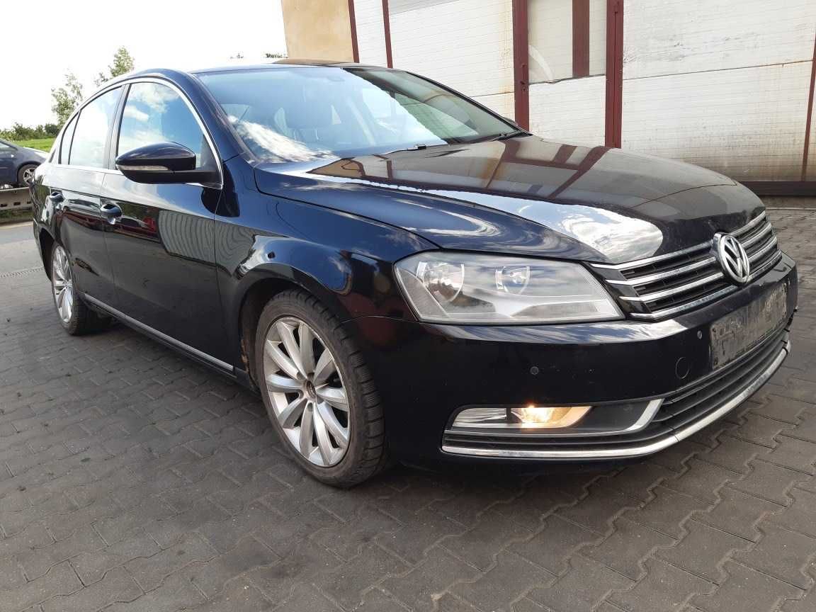 Passat B7 sedan Lampy zderzak maska błotniki drzwi Kod lakieru LC9X