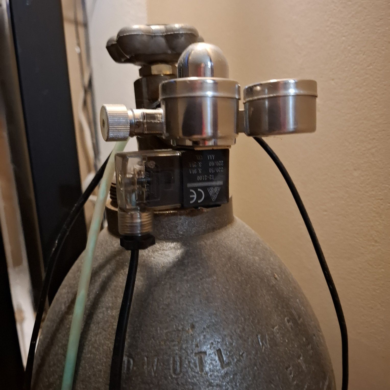 Reduktor elektrozawór CO2