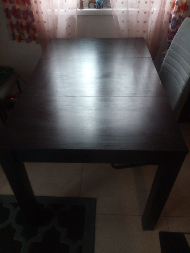 Stół rozkladany stabilny