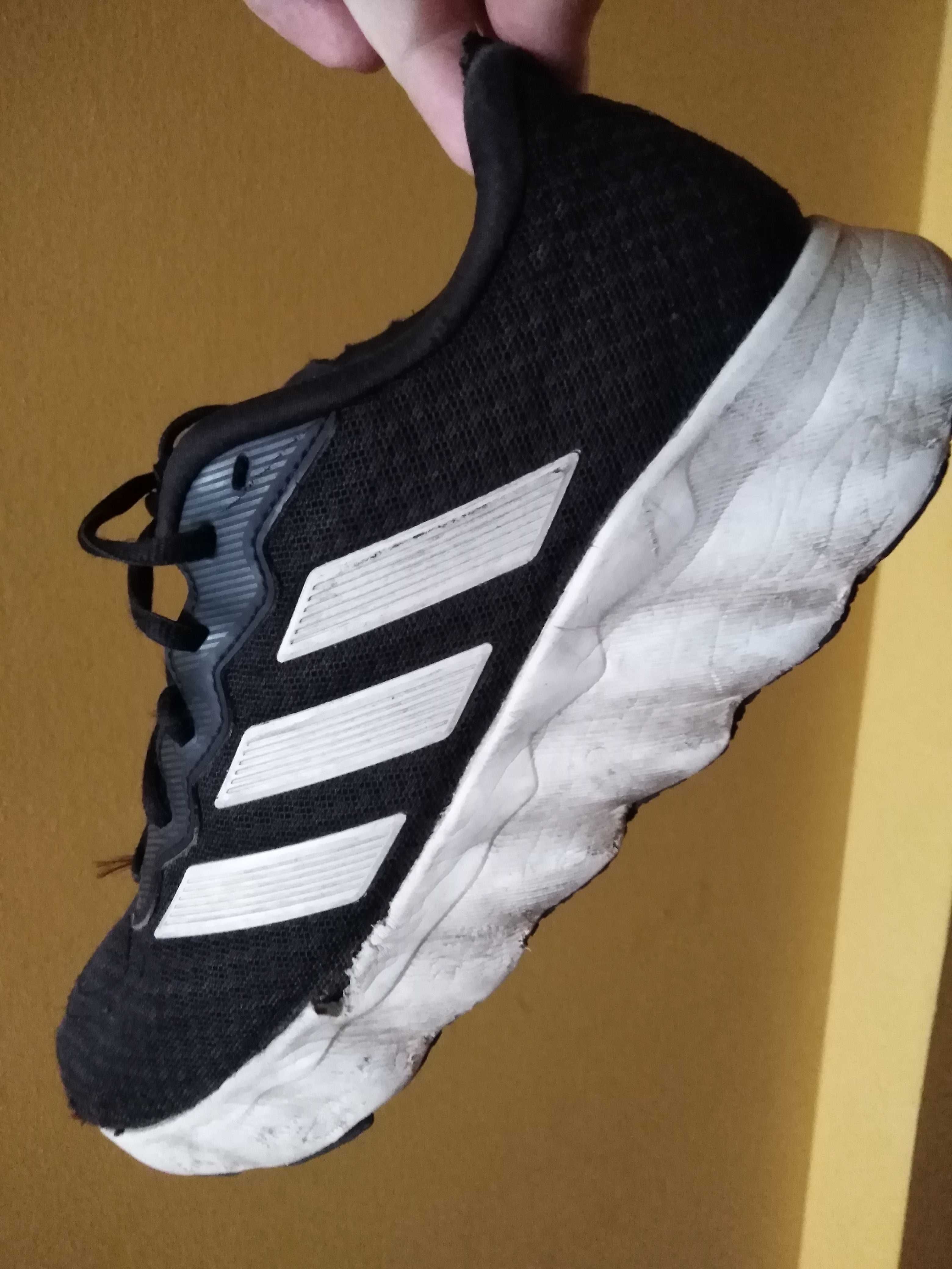 Buty ADIDAS. 39.5