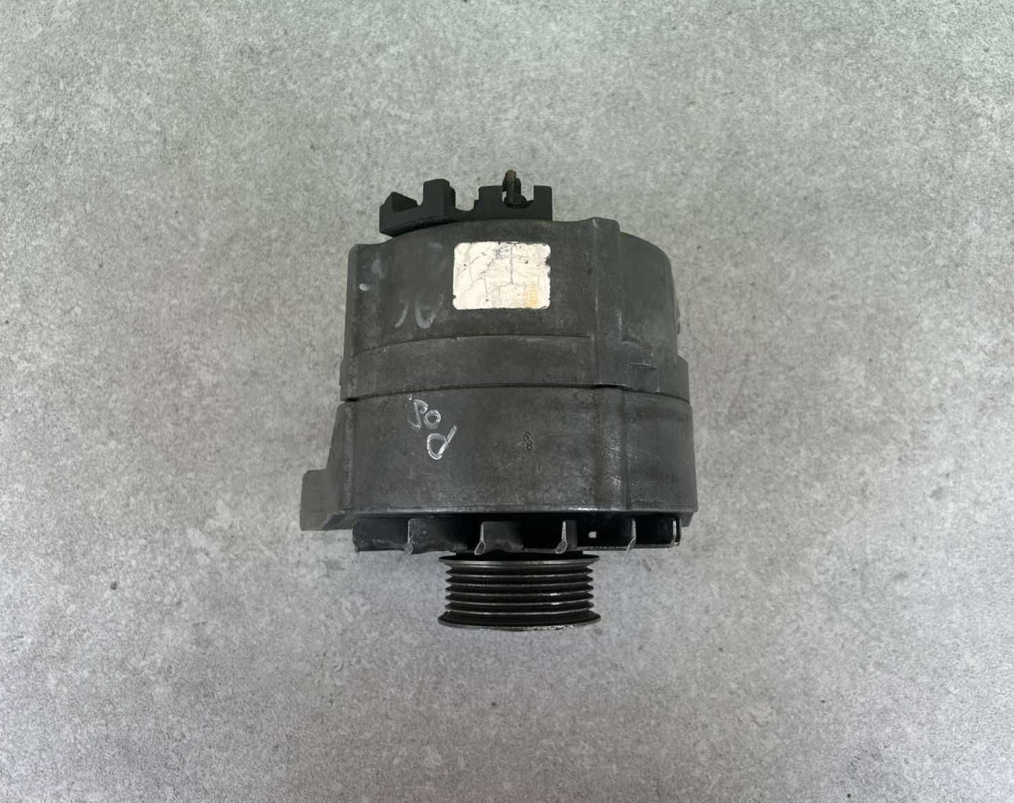 Генератор Audi 100 C4. 80 B4 - 2.3L