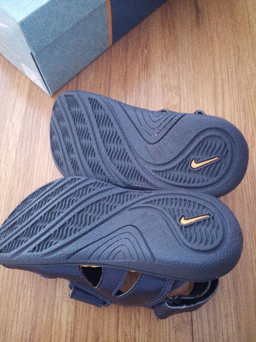 Sandálias Nike menino