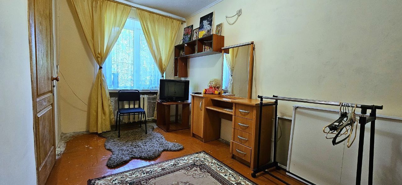 Продам 3к.кв  в Центре,  2эт/5, ул. Гагарина