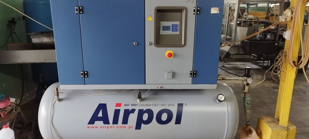 SPRĘŻARKA- kompresor śrubowy + osuszacz