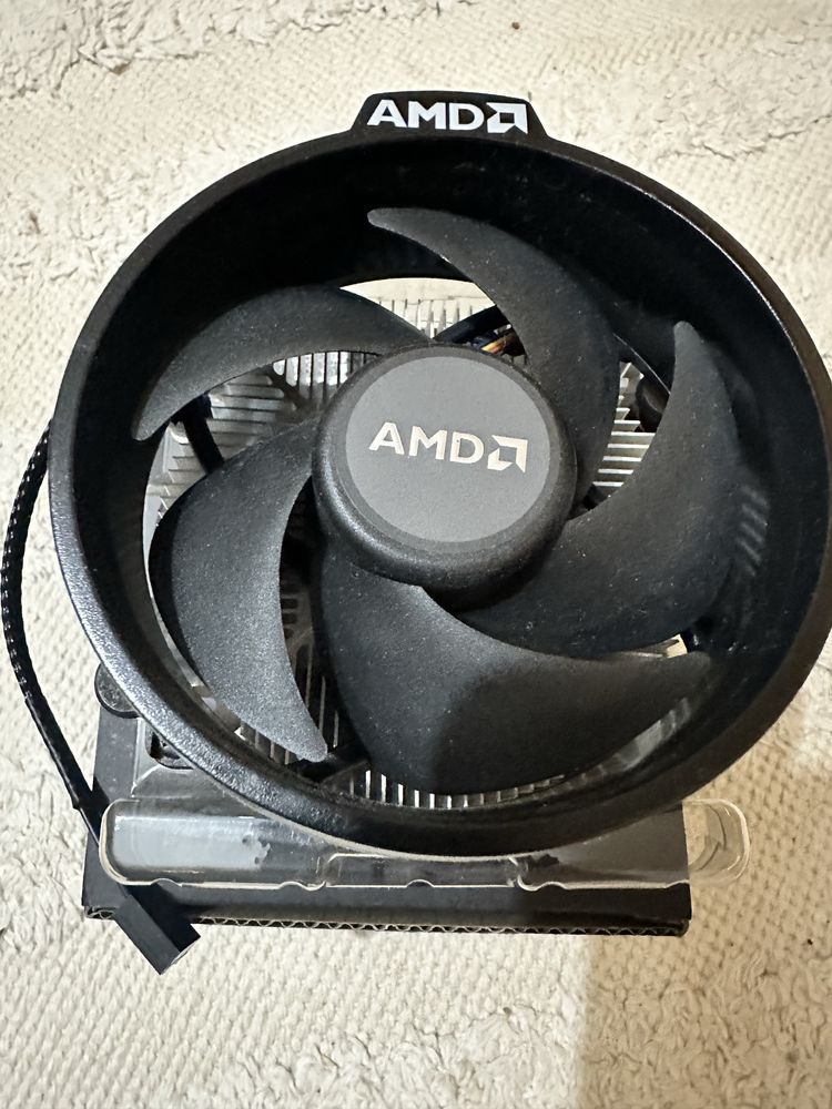 Radiator z wiatrakiem AMD