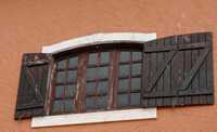 Janela Madeira com vidros com portada madeira