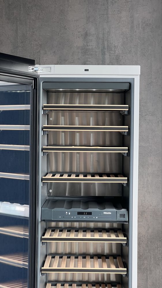 Винний шкаф Miele KWT 6722 iG 83 пляшки ВИСТАВКА винна шафа