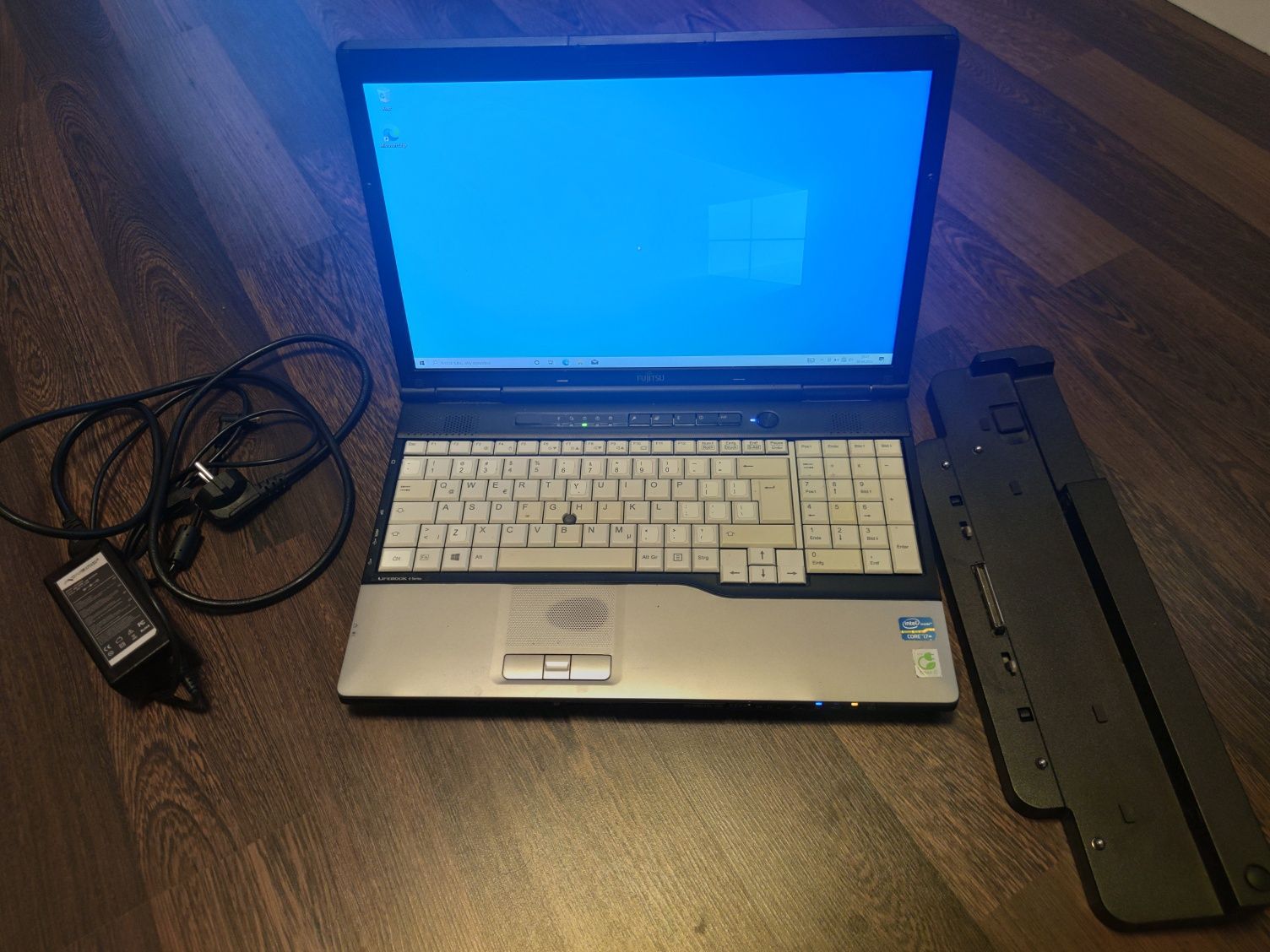 Laptop Fujitsu Siemens lifebook E752