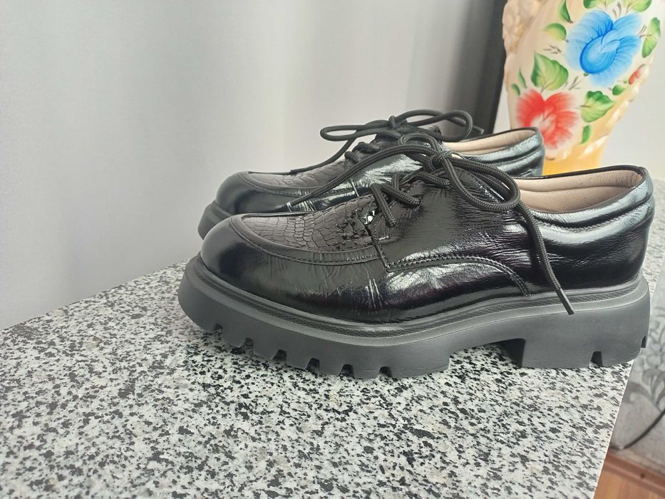 Туфлі на шнурках, лофери жіночі