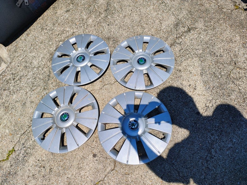 4 rodas completas com tampões (185/60/14) 5X100