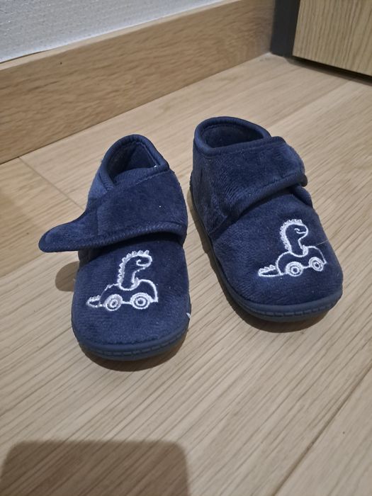Kapcie chłopięce r.22