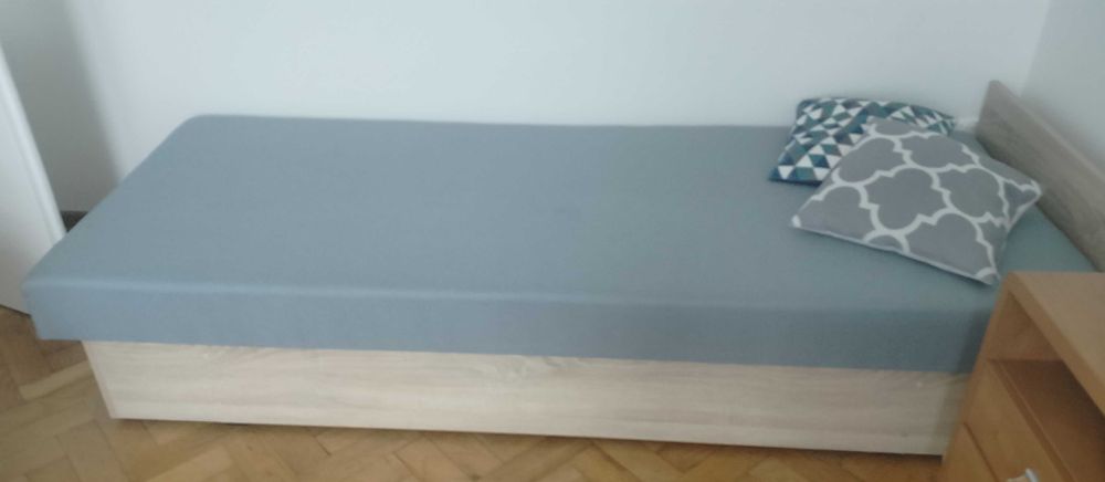 tapczan z pojemnikiem na pościel 100 zł