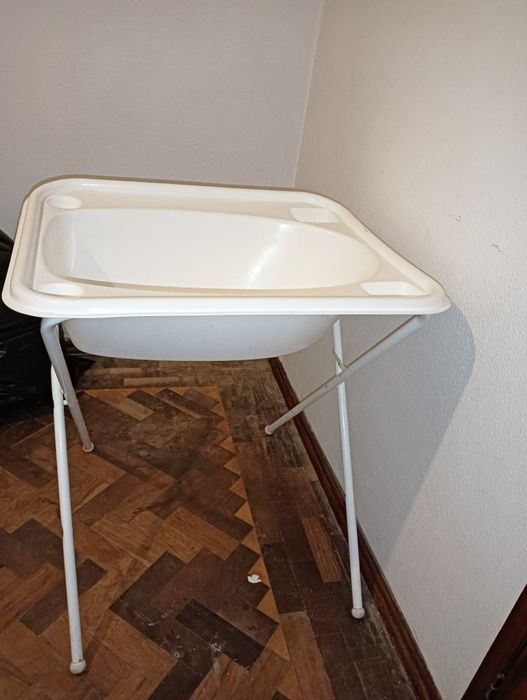 Banheira com pés muito boa