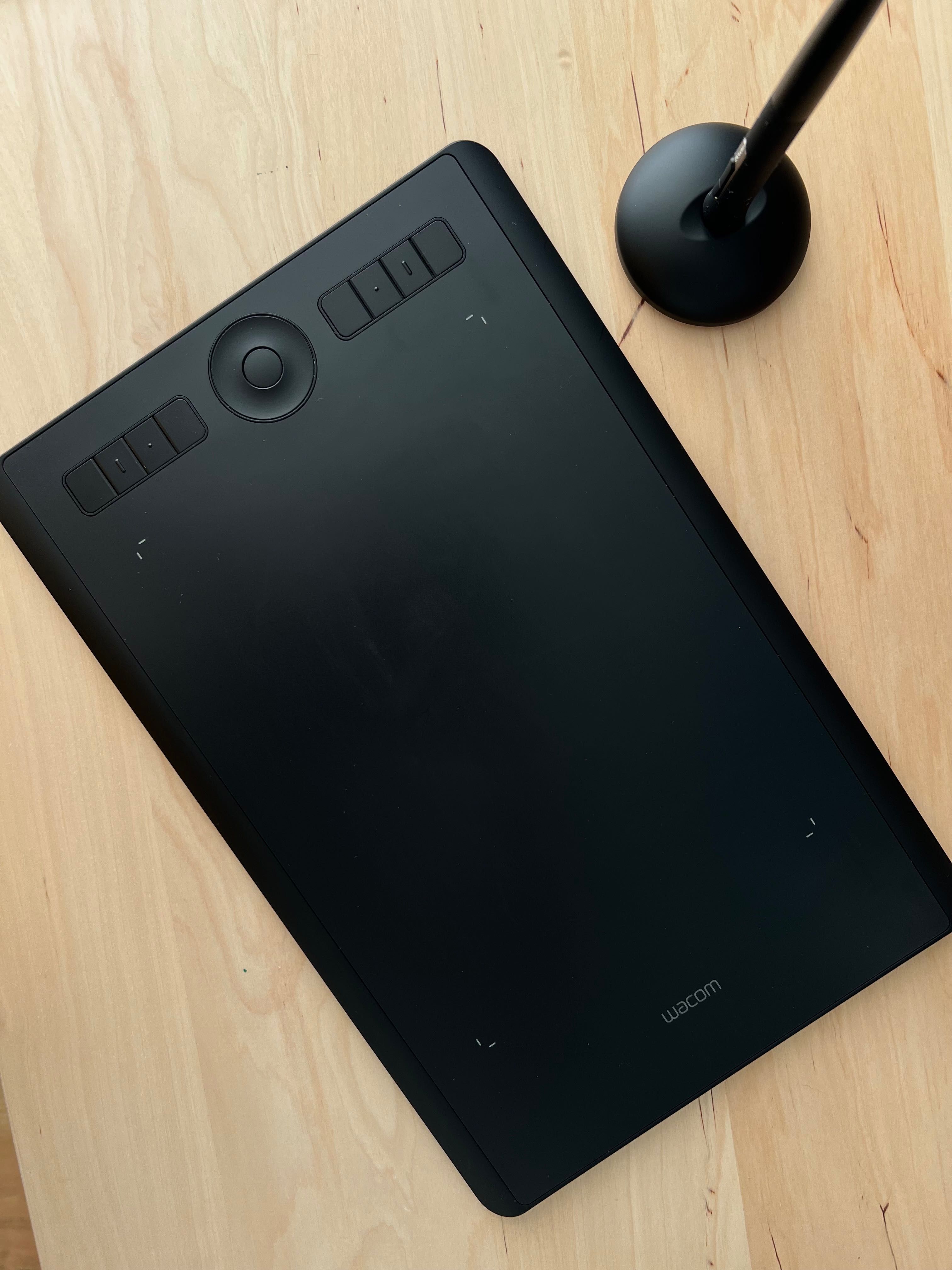 Wacom Intuos Pro M – Professional Graphic Tablet
