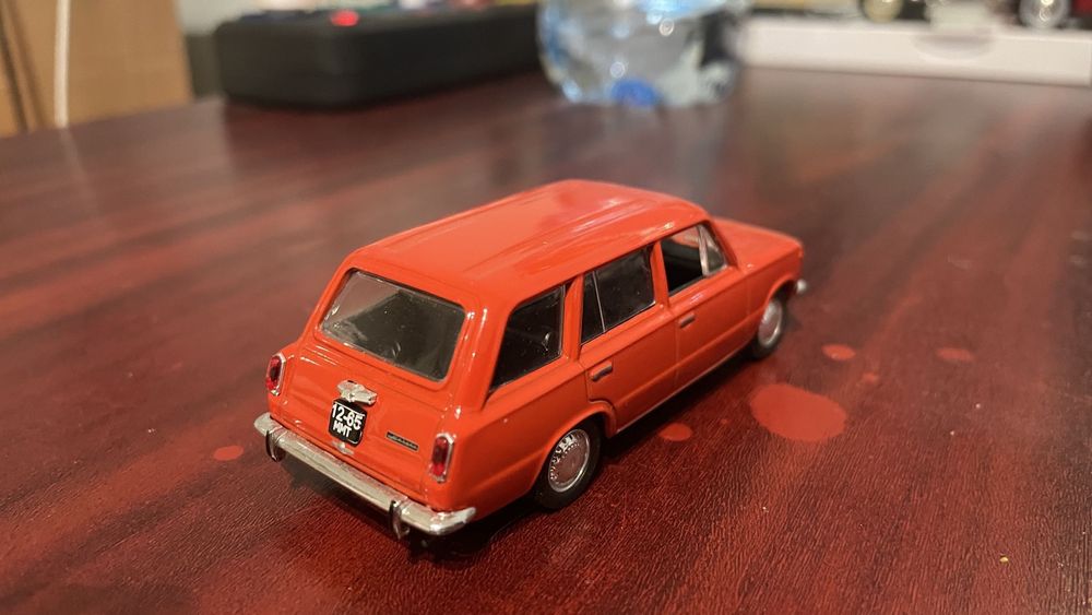 Lada VAZ 2102 1:43 DeAgostini