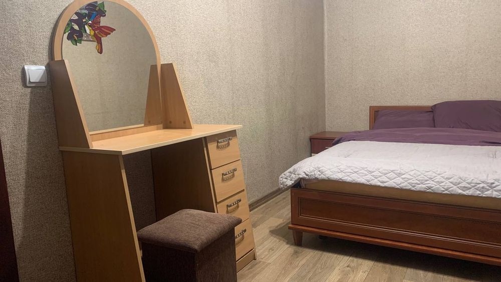 Здається подобово двокімнатна квартира в центрі м. Марганець