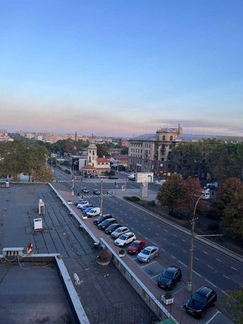 сдам 3-х комн кв в самом центре города