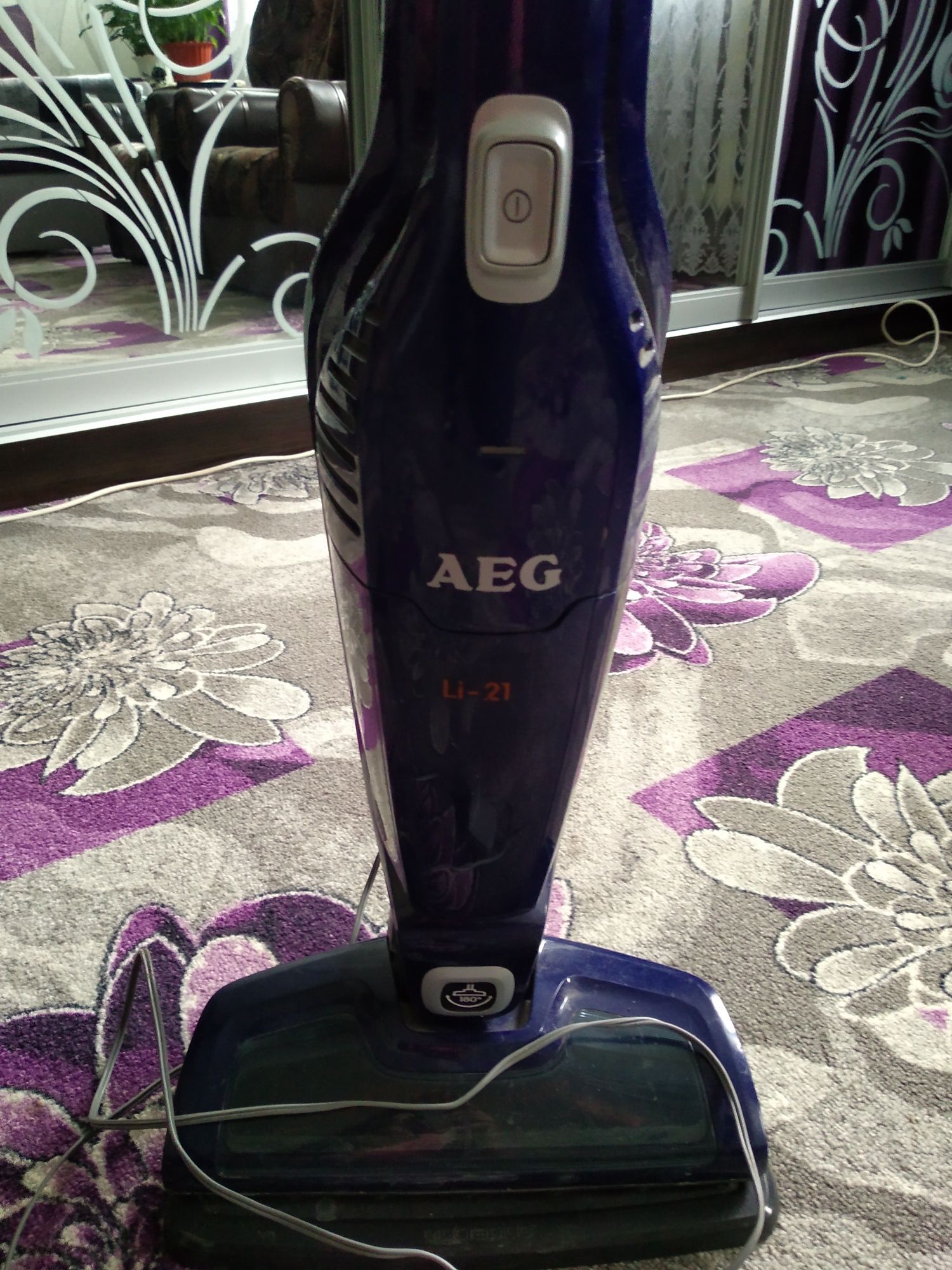 Пилэсос AEG-Li-21