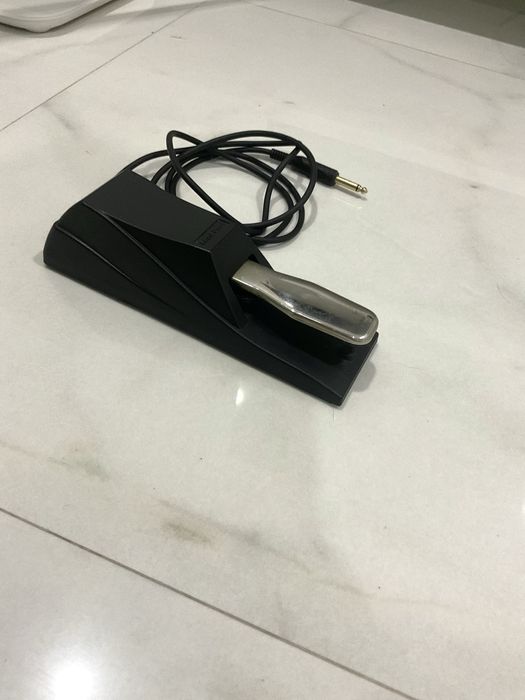 Pedal de sustain para piano
