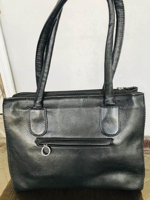 Продам сумку шкіряну ,чорний колір розмір 34/24