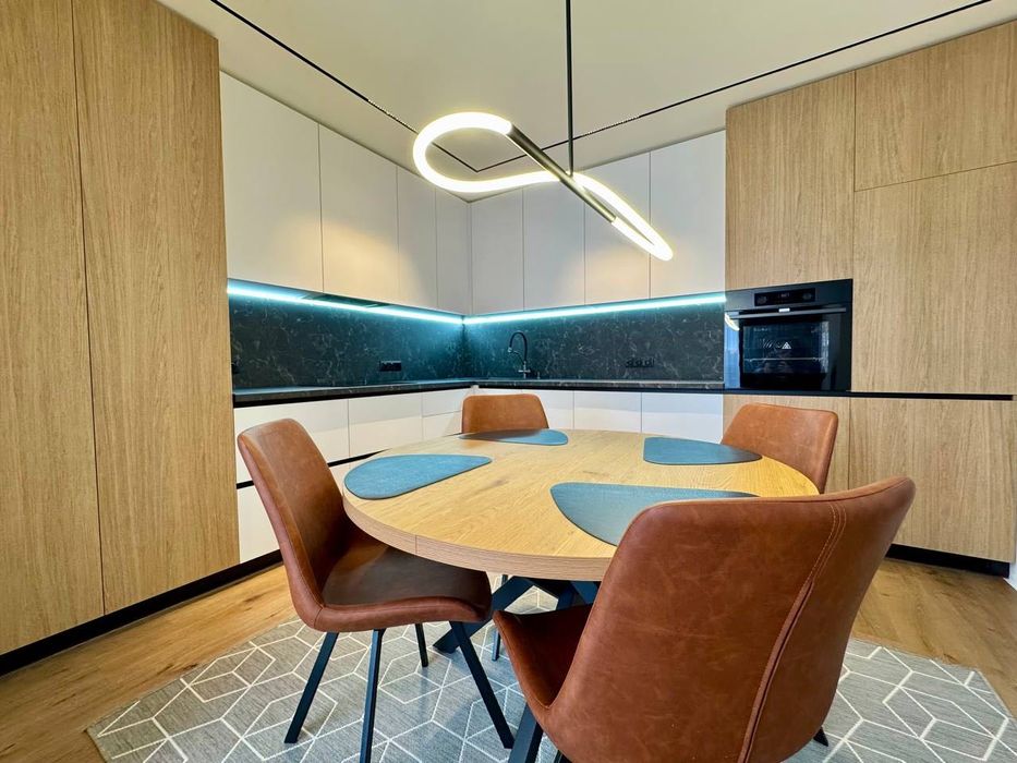 Стильна 2к квартира з якісним ремонтом у найбажанішому районі міста