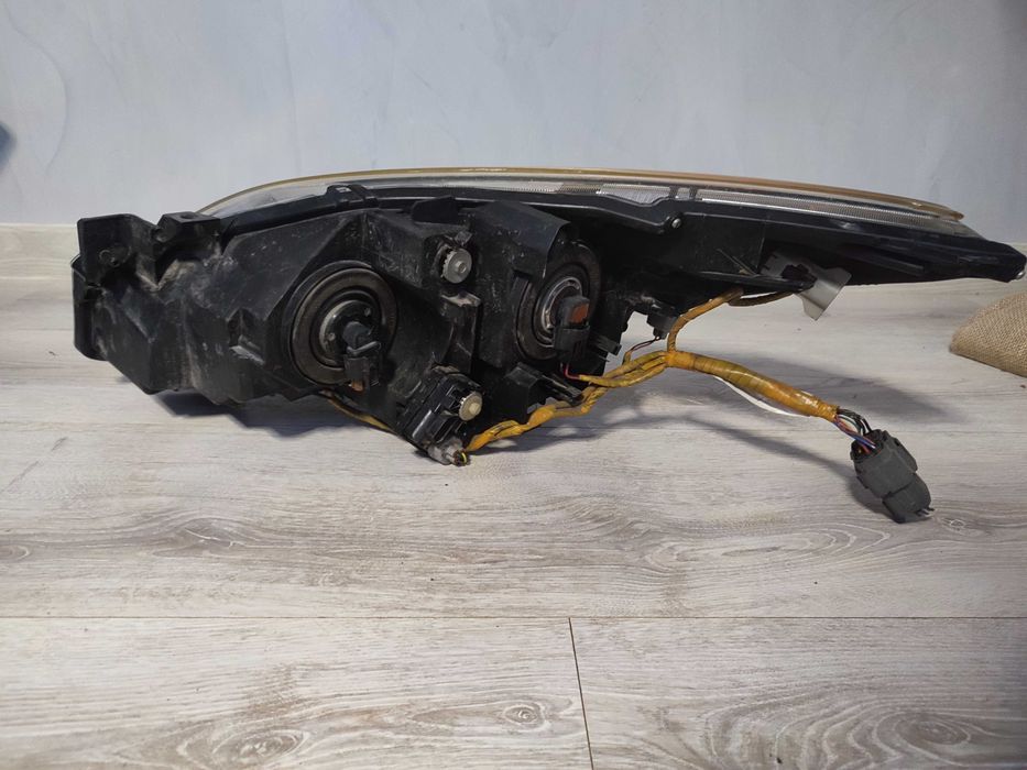 Lampa prawa reflektor prawy mazda 3 polerka