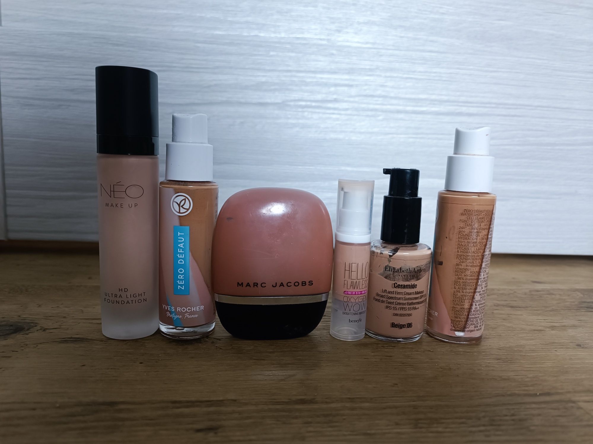 Zestaw podkładów do twarzy benefit marc jacobs yves rocher Arden